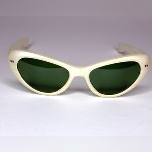 Vintage Polaroid Cool-Ray Ivory Cat Eye Green Lens Sunglasses